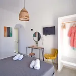 Akrotiri 3*