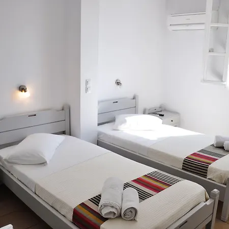 Akrotiri Hotell 3*