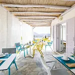 Akrotiri 3*