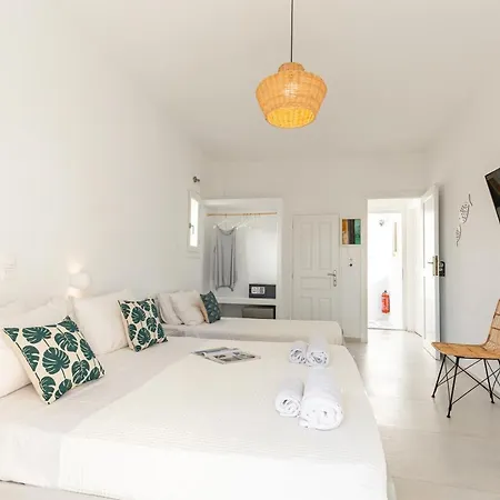 Hotel Akrotiri 3*