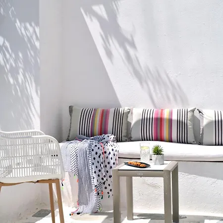 Hotel Akrotiri 3*
