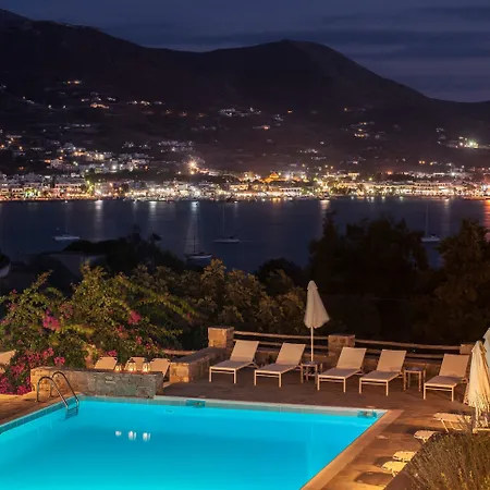 Akrotiri Hotel 3*