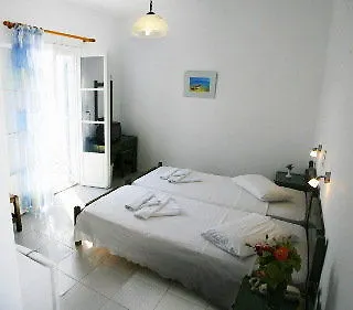 Akrotiri Hotel 3*