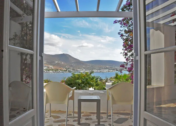 מלון Akrotiri פארוס